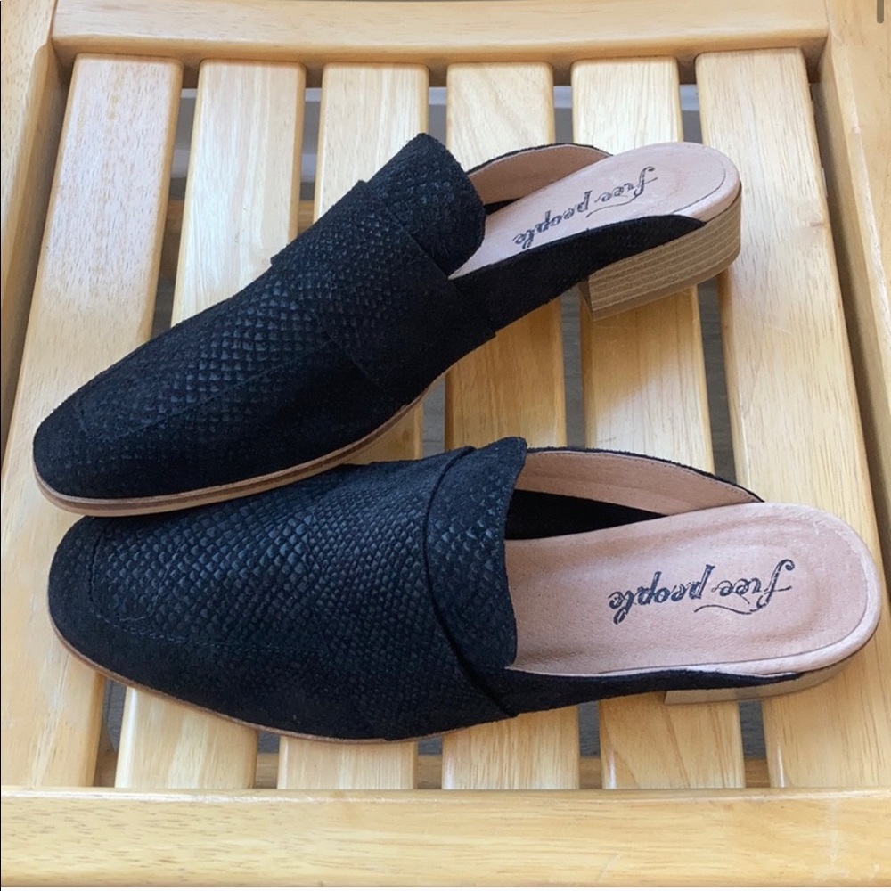 NWOT FREE PEOPLE Black At Ease Loafer Mule
